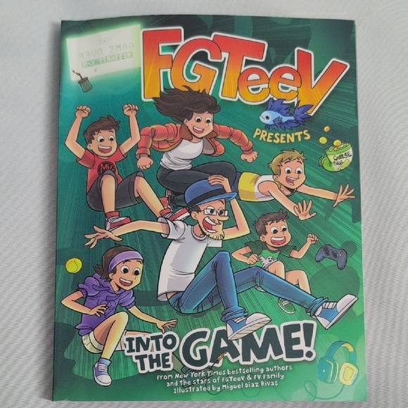 FGTeeV/Popularmmos Graphic Novel Set - Picture 9 of 10
